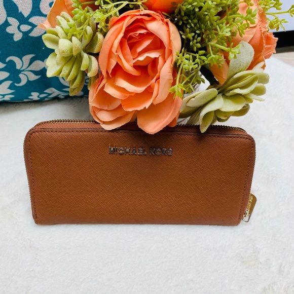 Michael Kors Brown Matted Saffiano Leather Wallet - Picture 3 of 11